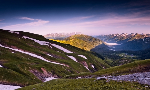 Evening climb from the valley to the pass - 2