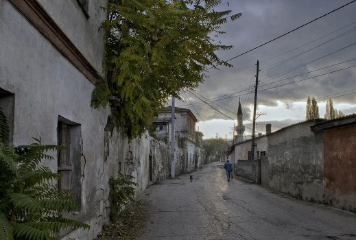 Old Bakhchisarai. Early morning ...