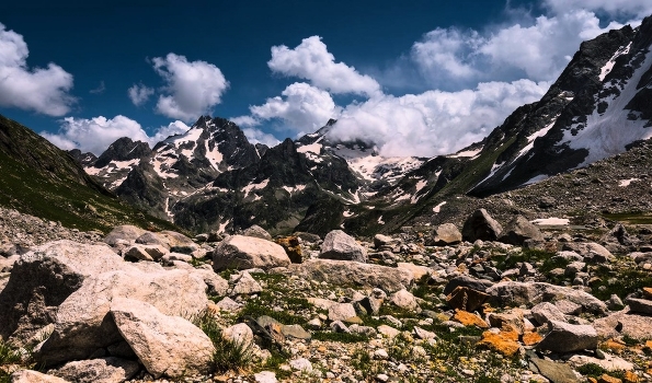 Stones look into the clouds