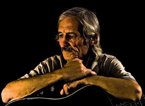 portrait of an old guitarist