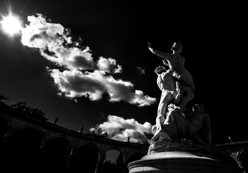/ Statue of Versailles /