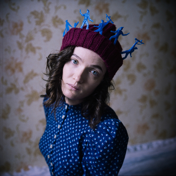 Katia (portrait with the sailors)