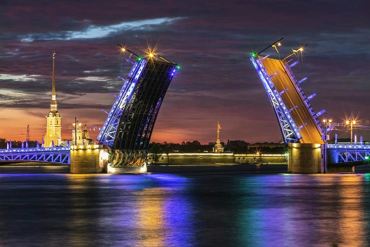 Город.