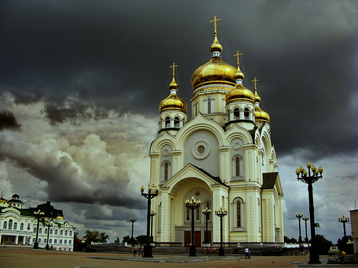 церковь на площади славы