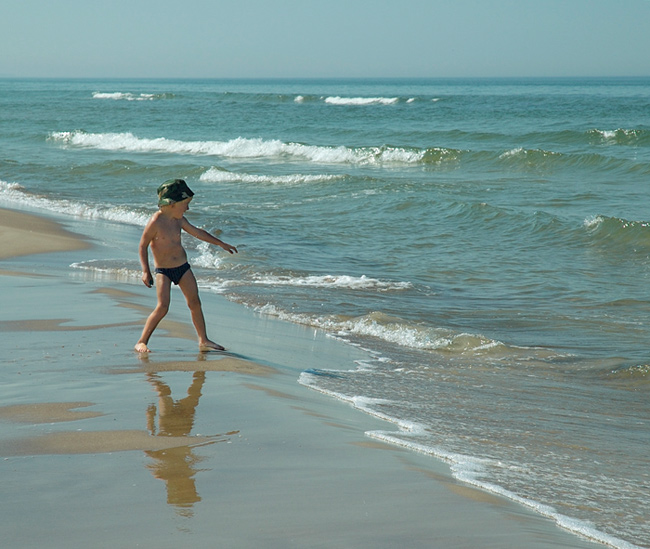 Little Boy and the Sea
