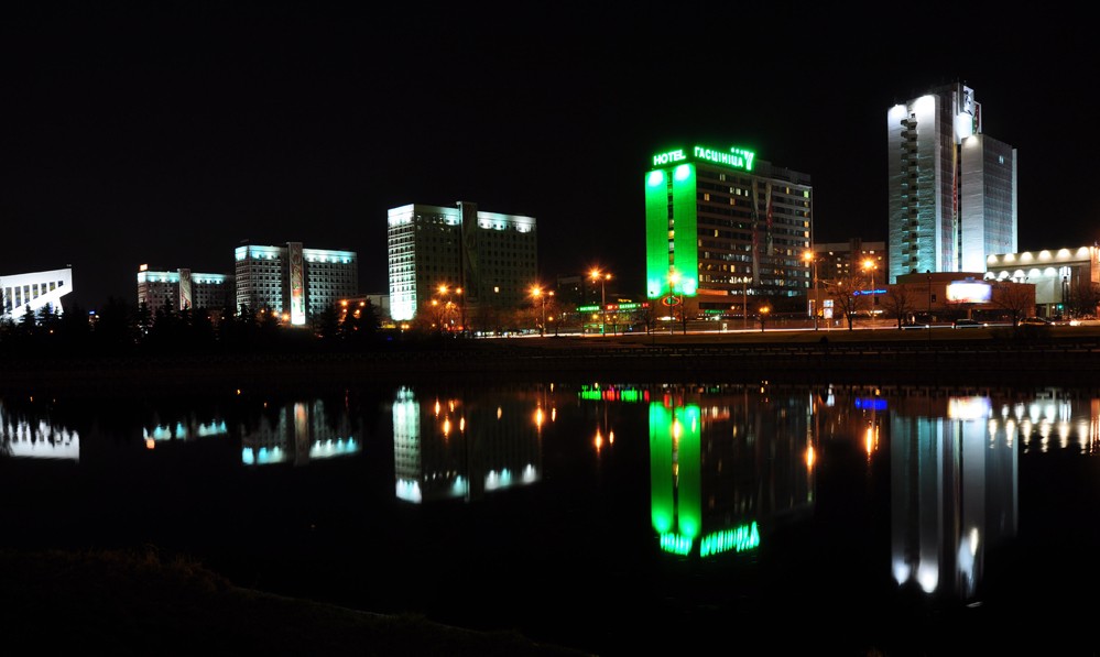 Minsk, street, lamp, drugstore ....