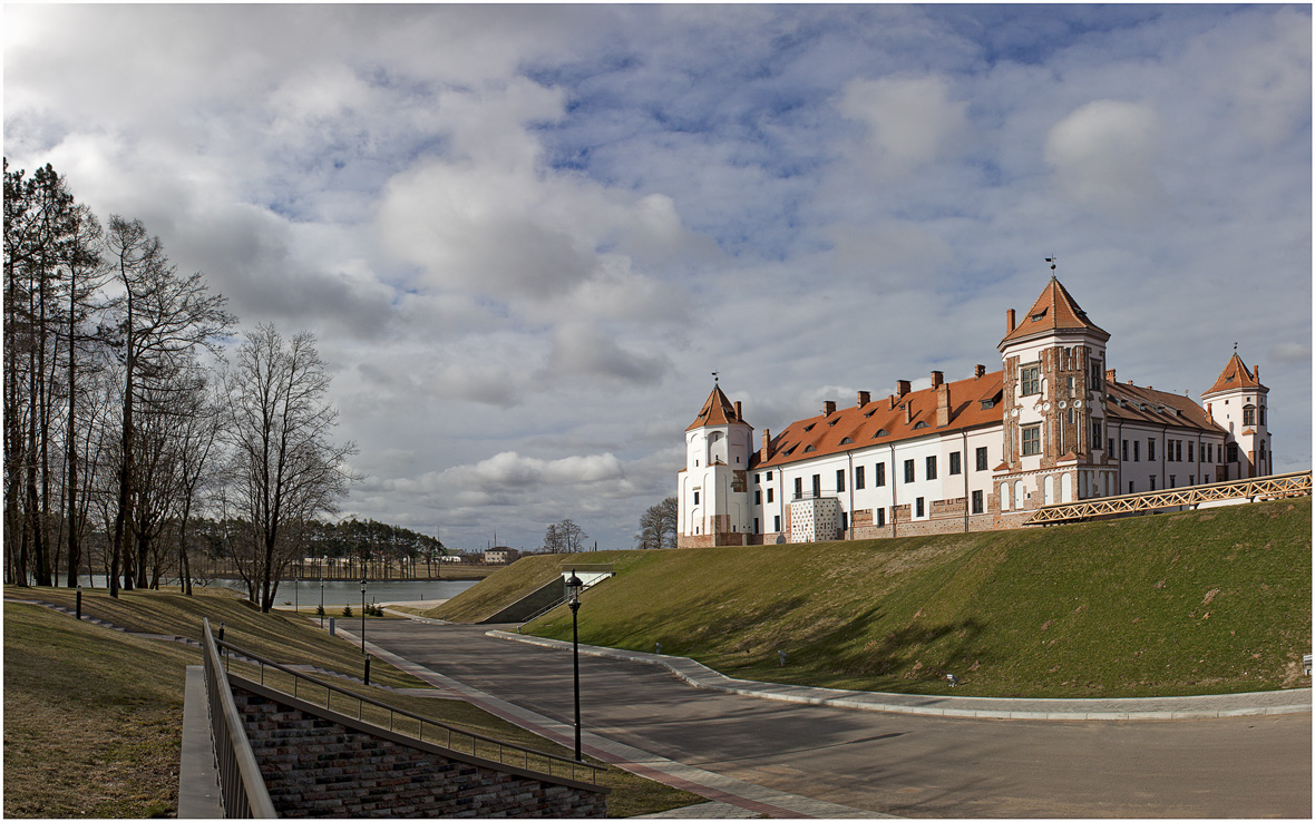 Mir Castle