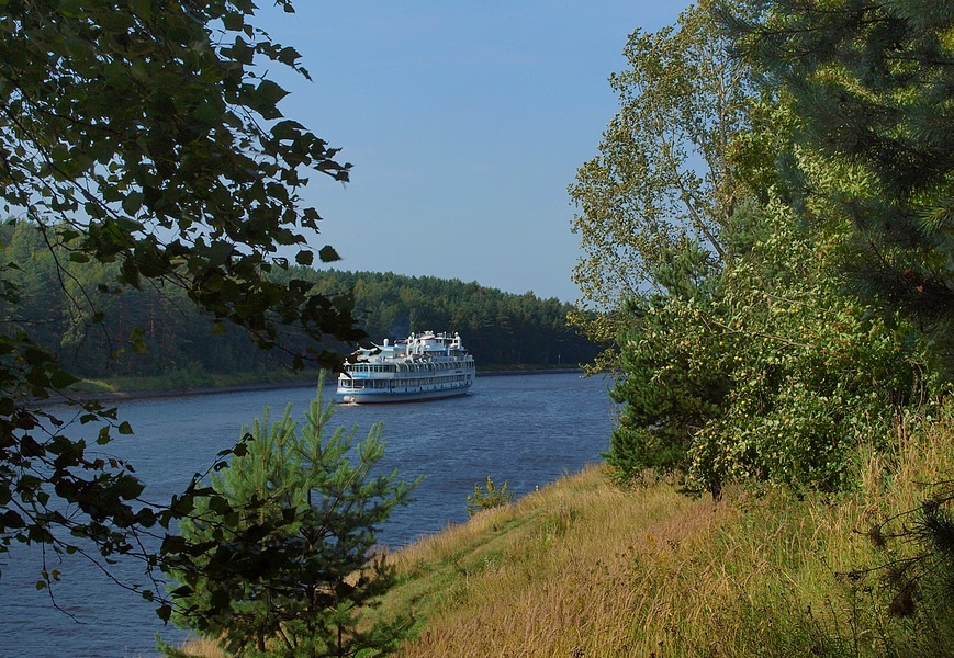... And the white ship ... (c)