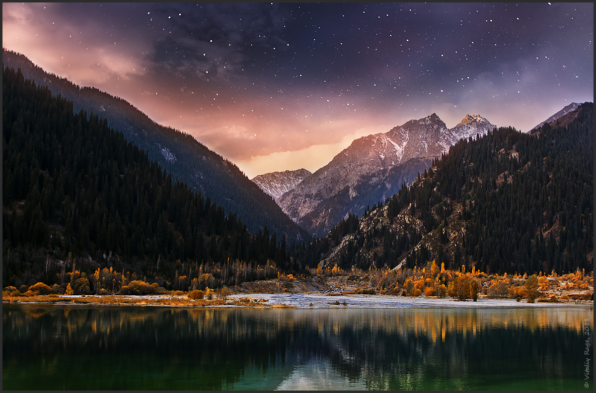 Autumn night in the mountains