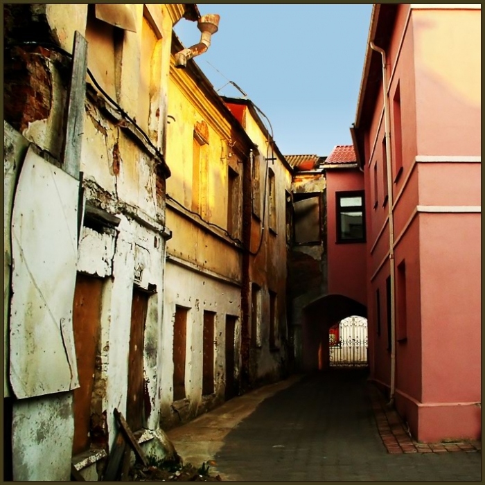 Joy and sorrow of an old house