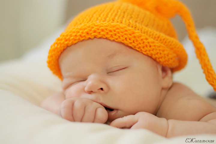 And the orange cap.