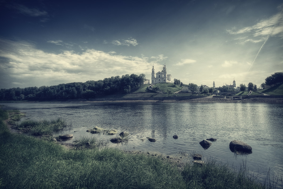 | Over the Western Dvina |