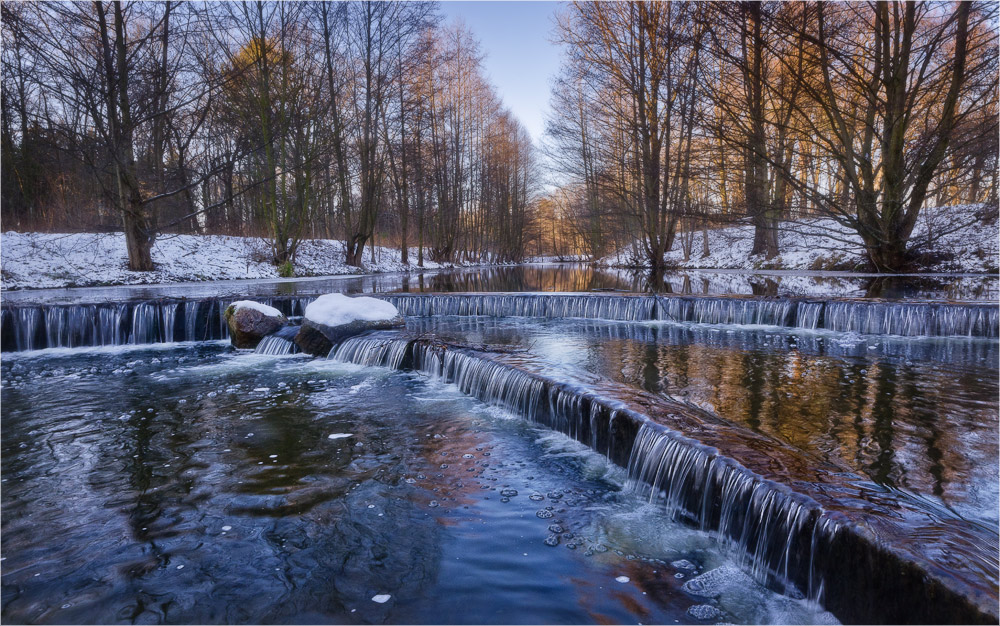 Дрозды минск. Водопады в Дроздах. Дрозды Минск фото. Парк Дрозды зимой фотографии. Минск парк Дрозды зимой фото.