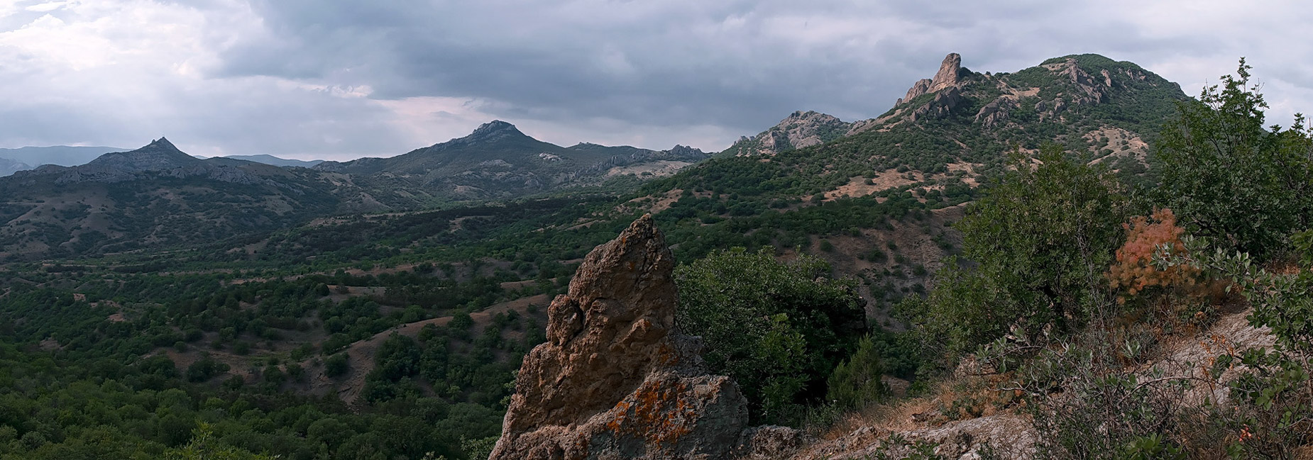 Kara-Dag Mountains ....