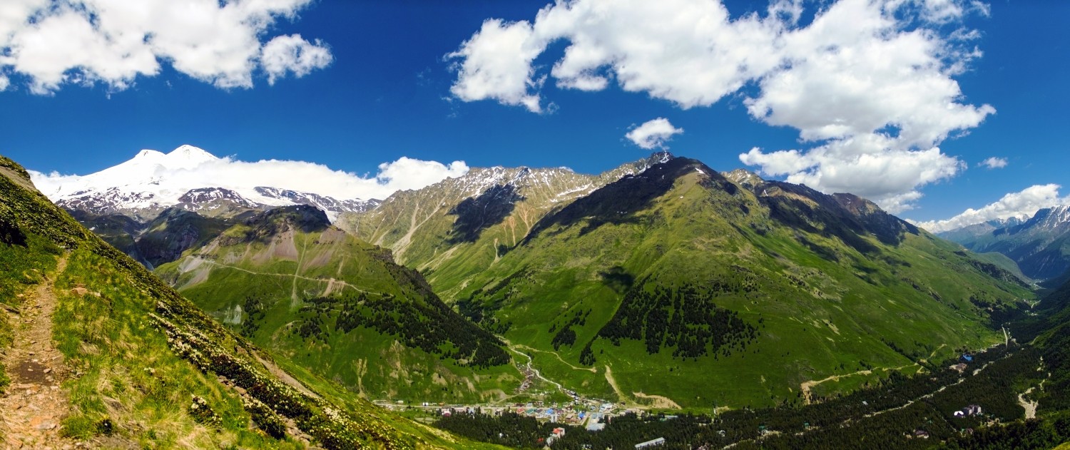 Горы Кавказа Эльбрус летом