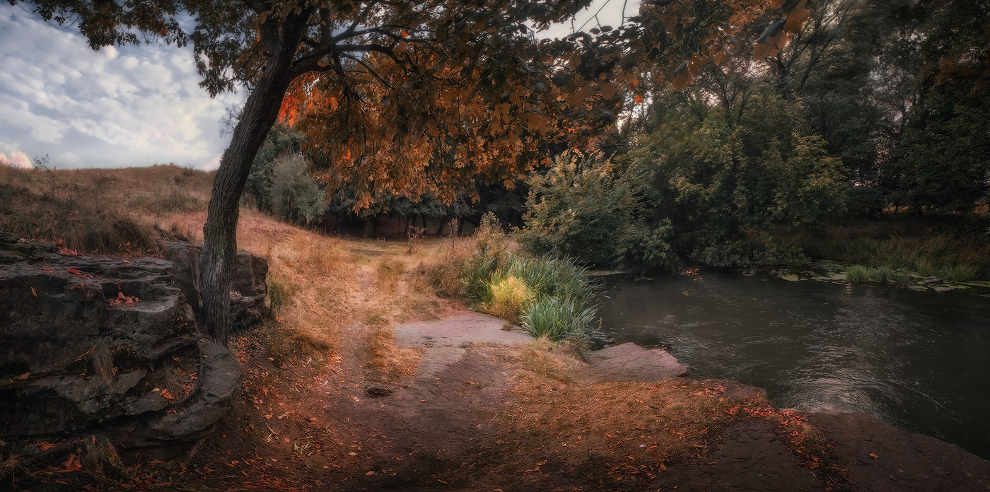 Along the river in the autumn