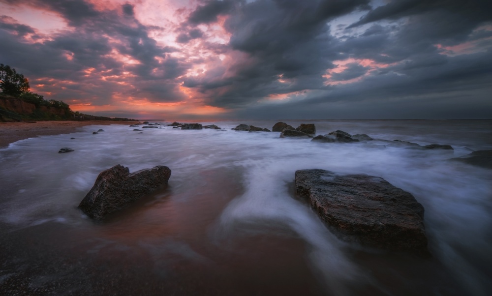Breathe in the Azov dawn