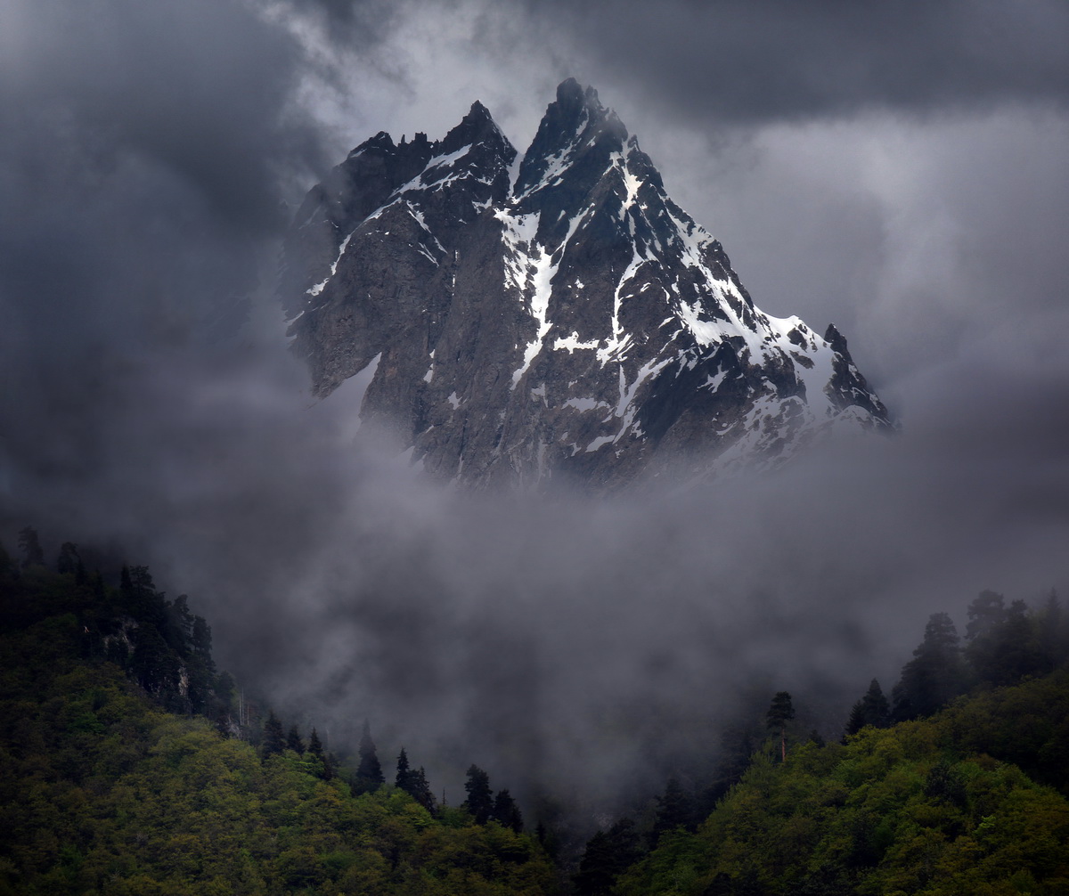 Between the clouds ... ...