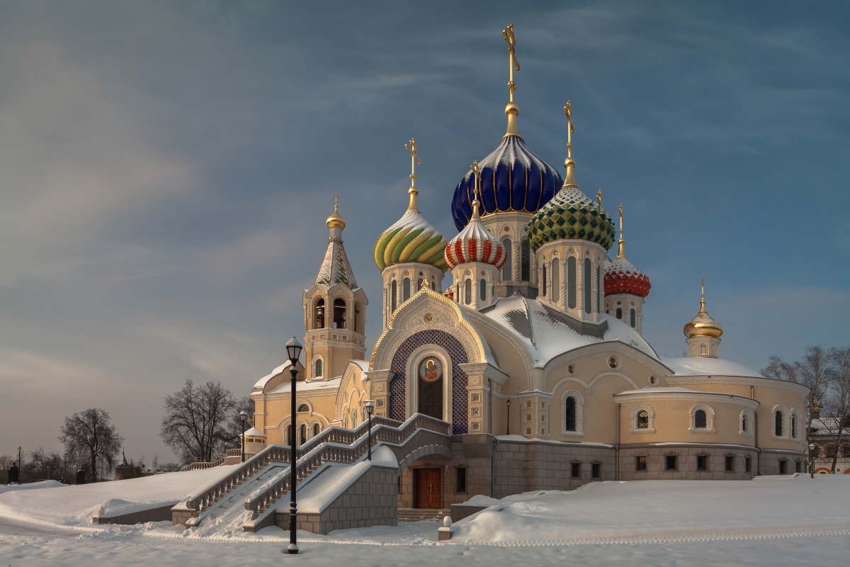 Фото рождественский пост. Патриаршее подворье в Москве Переделкино. Храм Игоря Черниговского в Переделкино зима. Храм в Переделкино зимой. Храм Игоря Черниговского в Переделкино вечер.