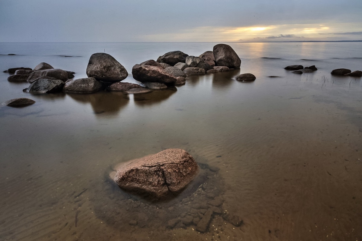 20 seconds in the life of the water and stones.