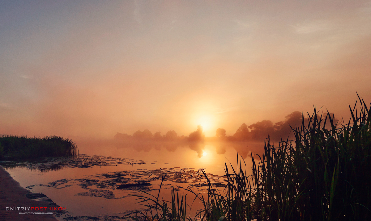 Misty dawn on the river Dubna.