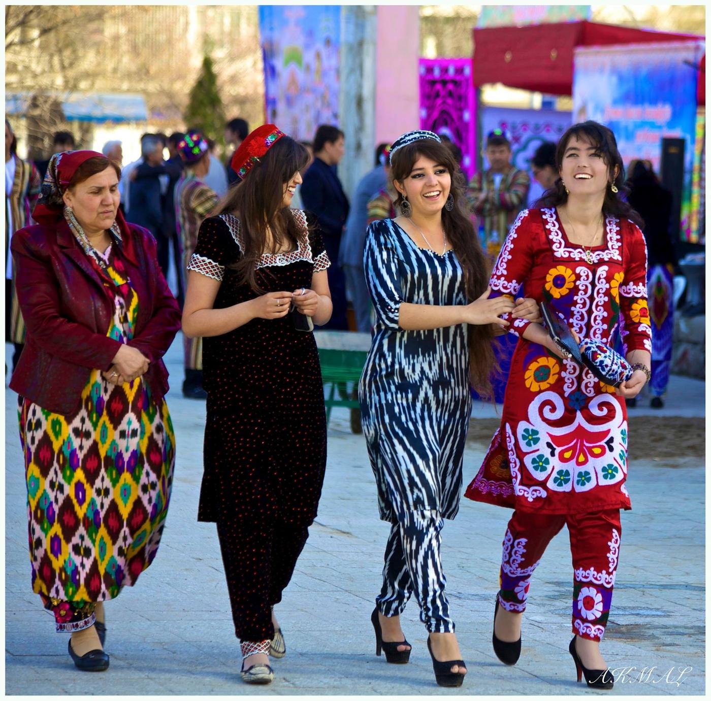 The girls of our city! Dushanbe. Tajikistan / photo