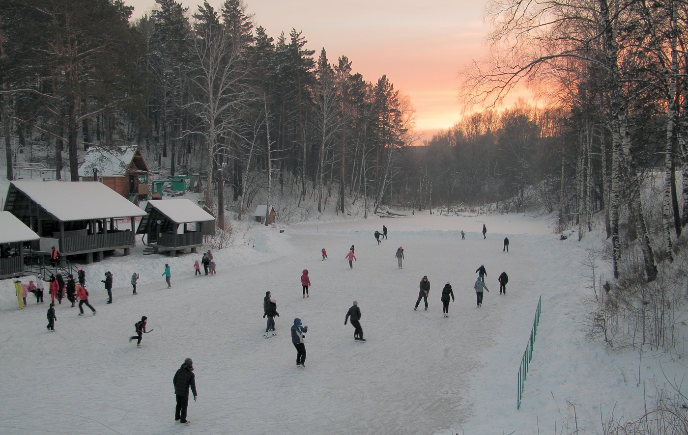 In the evening at the rink