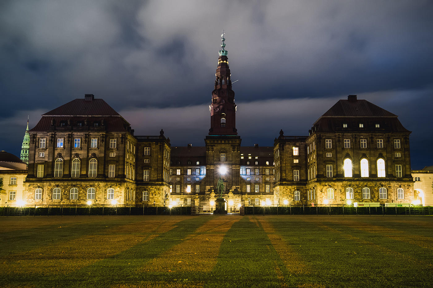 Shadow Christiansborg