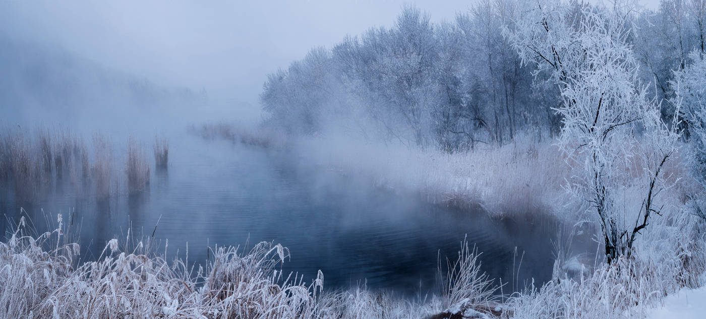 Blue mist like a deception ...