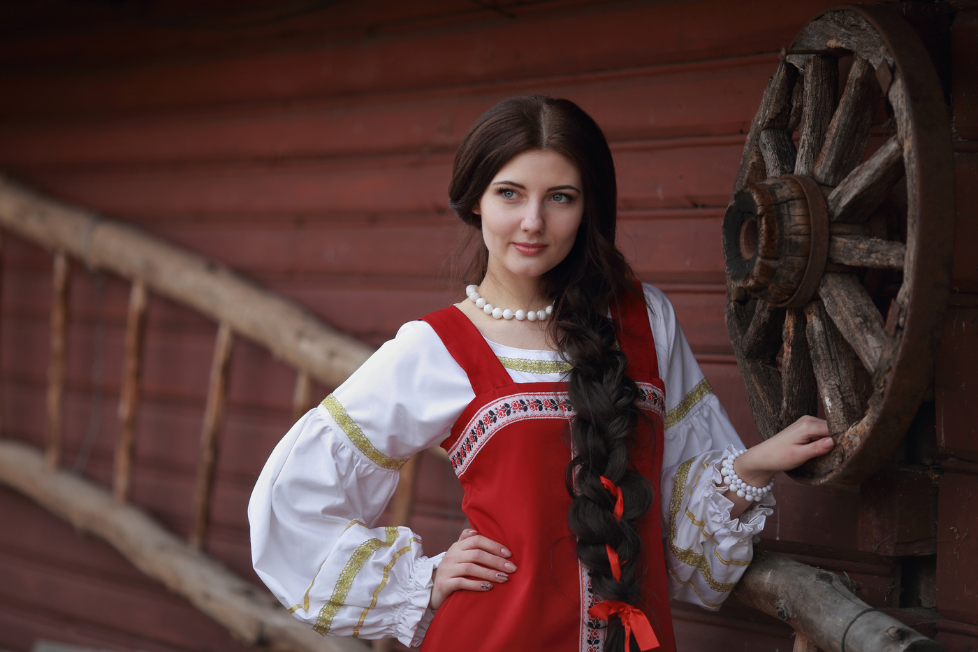 Костюм крас. Красивые русские девушки. Русские народные прически. Девушка в народном костюме.