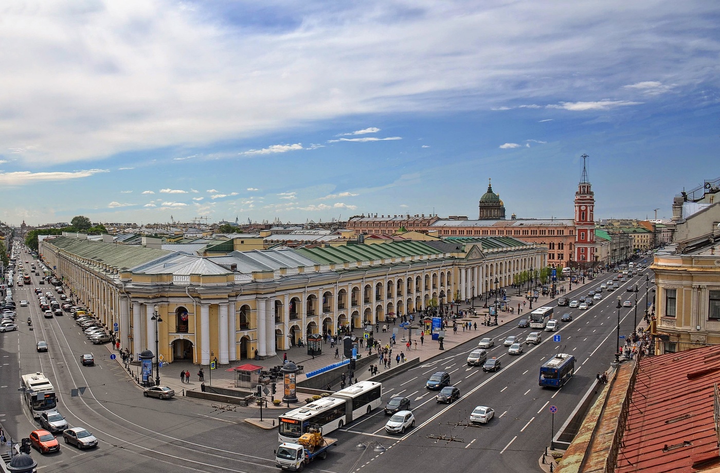 Большой гостиный двор фото