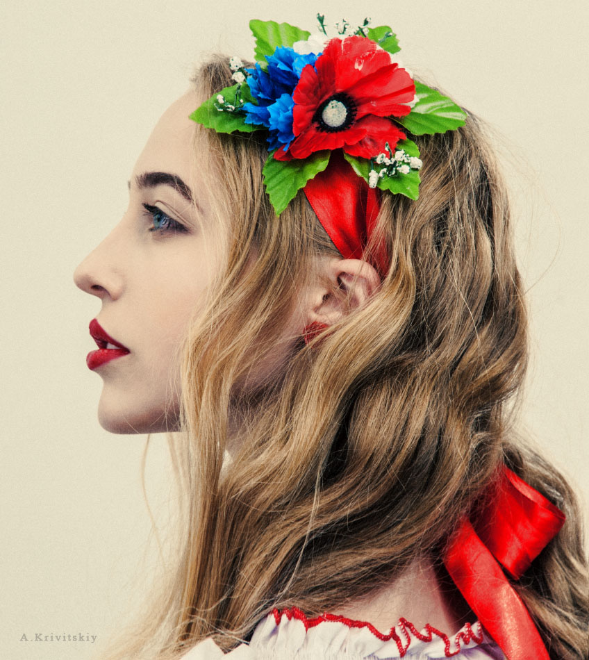 Folk portrait of a Ukrainian girl in the style of A. Krivitsky.